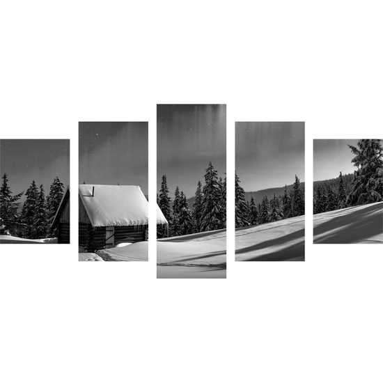 5-dielny obraz polárna žiara nad zimnou krajinou v čiernobielom prevedení
