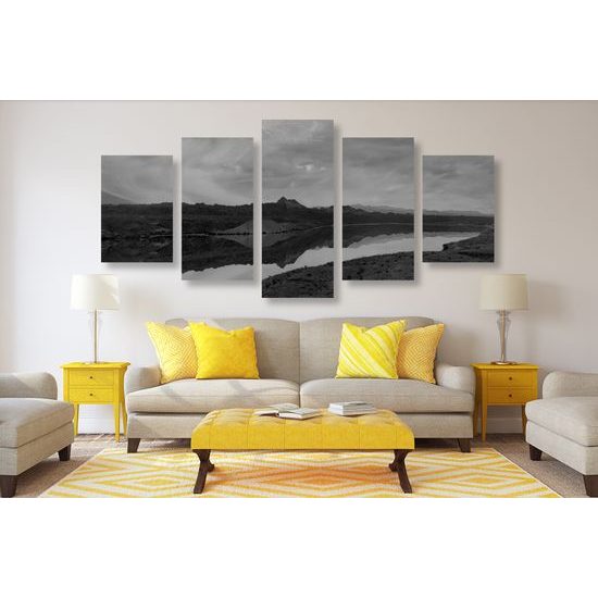 5-dielny obraz krásy prírody v čiernobielom prevedení