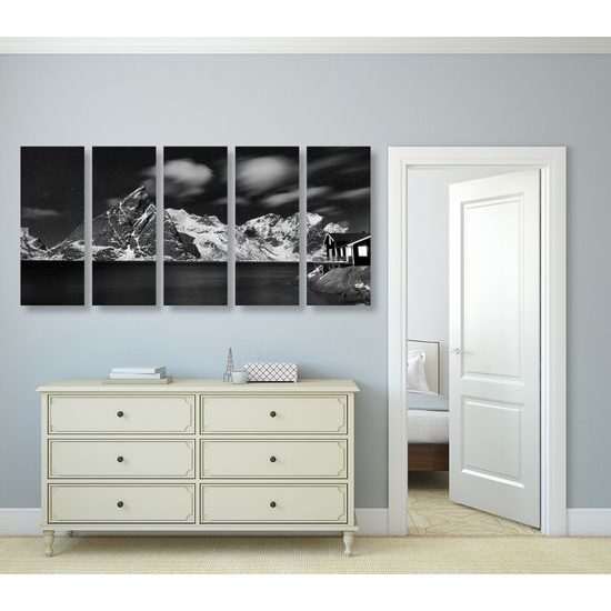 5-dielny obraz krásne Norsko v čiernobielom prevedení