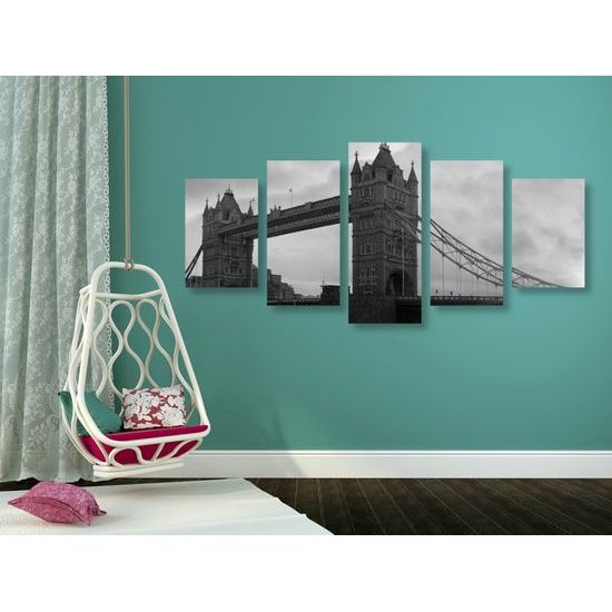 5-dielny obraz západ slnka nad kúzelným Londýnom v čiernobielom prevedení