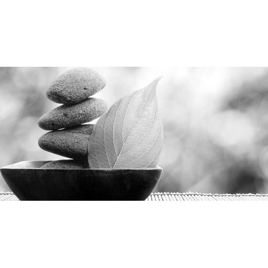 Obraz čiernobiele Zen kamene v prirode