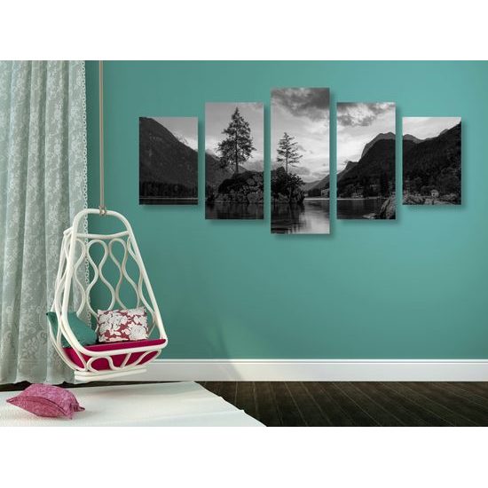5-dielny obraz jazero obklopené horami v čiernobielom prevedení