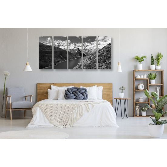 5-dielny obraz tiahle pleso v národnom parku v čiernobielom prevedení