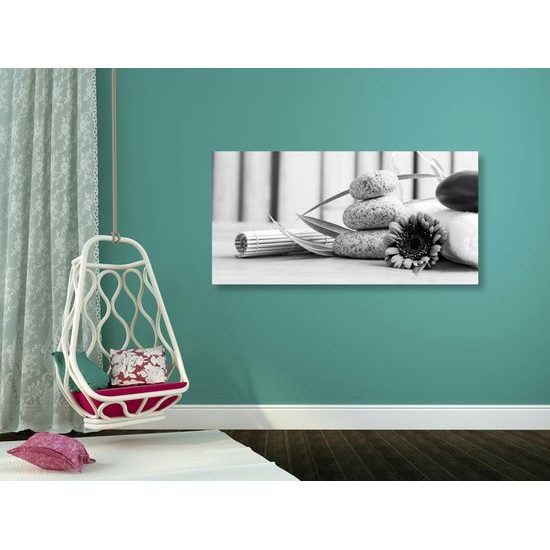 Obraz zátišie s prvkami Feng Shui v čiernobielom prevedení