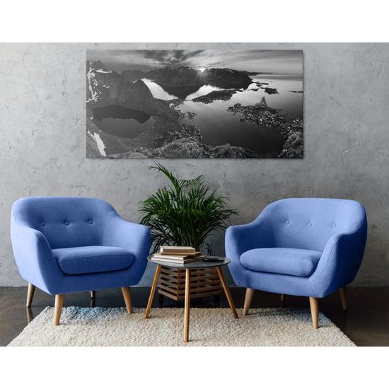 Obraz krásy Nórskej prírody v čiernobielom prevedení