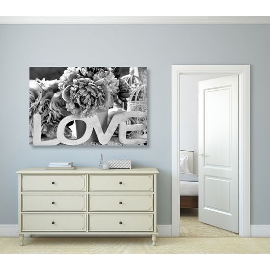 Obraz nápis Love v romantickom prevedení v čiernobielom prevedení