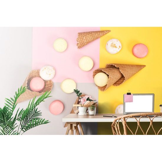 Samolepiaca fototapeta farebné zátišie s makrónkami