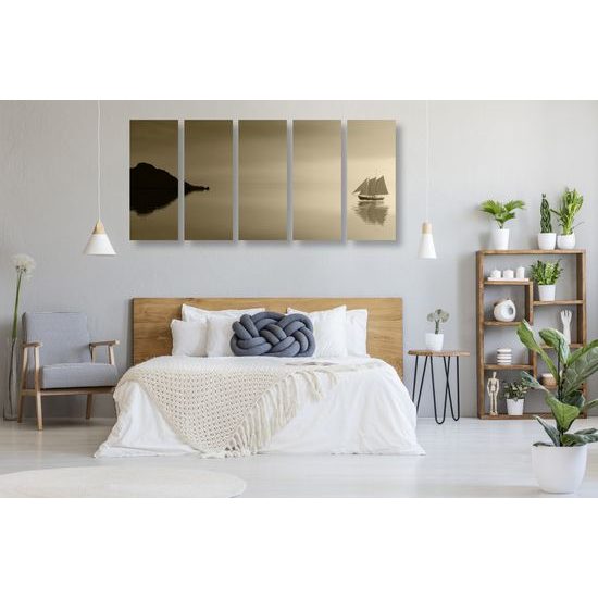 5-dielny obraz loďka na šírom mori v sépiovom prevedení
