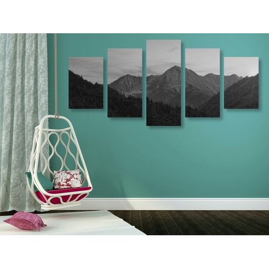 5-dielny obraz krása horského štítu v čiernobielom prevedení