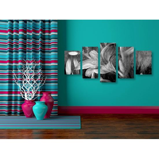 5-dielny obraz maľovaná ľalia v čiernobielom prevedení