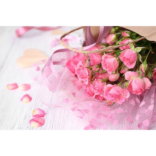 Obraz jemne ružové lupene ruží