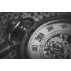 Neobyčejná černobílá fototapeta kapesní hodinky