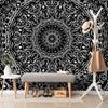 Tapeta uklidňující Mandala v černobílém provedení