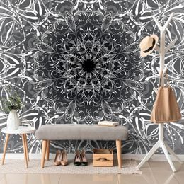 Tapeta Mandala v černobílém provedení