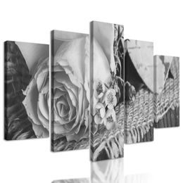 5-dílný obraz zátiší s růží a srdíčkem v černobílém provedení