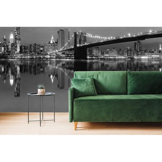 Samolepící fototapeta černobílý most ve večerním Manhattanu