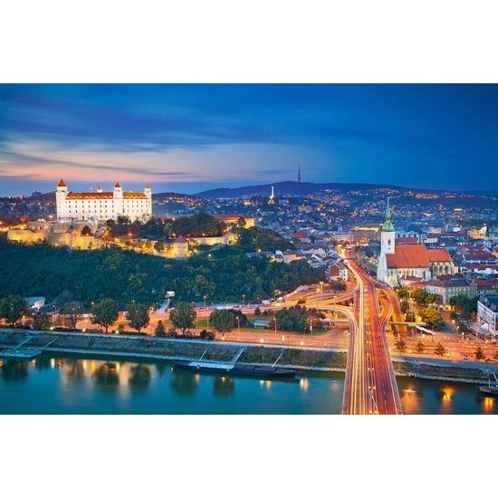 Samolepící fototapeta večerní pohled na Bratislavu