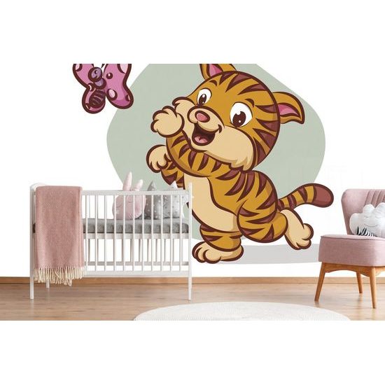 Samolepící tapeta malý tygřík honící motýla