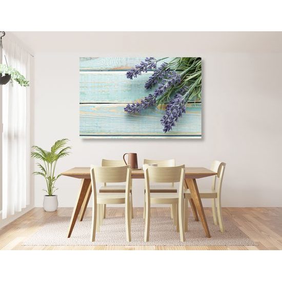 Obraz bylinky na dřevěném stole