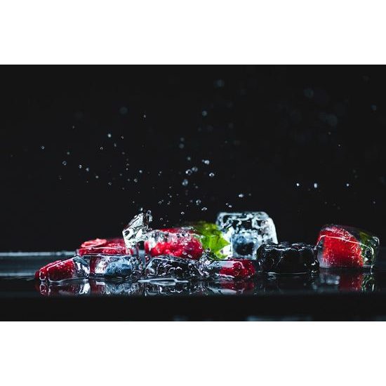 Fototapeta detail ledových kostek s ovocem