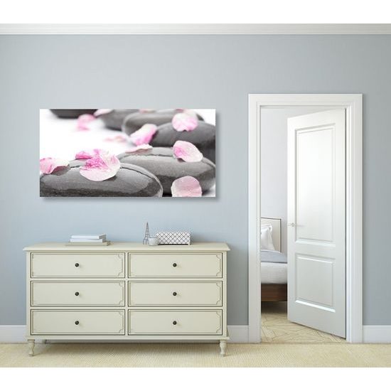Obraz zen kameny s okvětními lístky