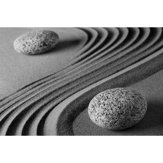 Tapeta černobílá souhra kamenů s pískem