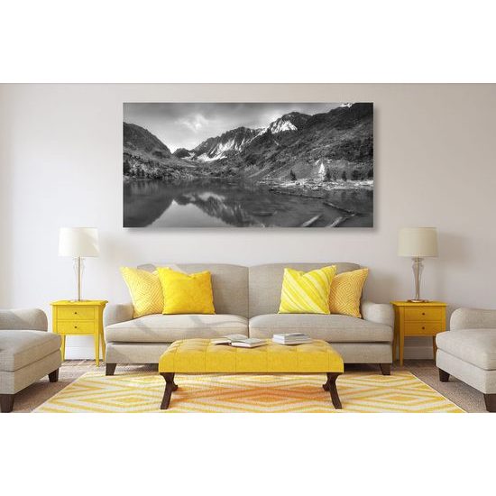 Obraz nedotčené vysohorské pleso v černobílém provedení