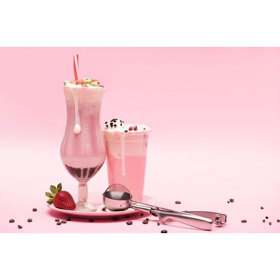 Fototapeta růžový milkshake s jahodami