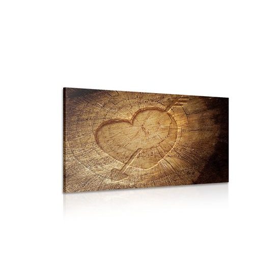Obraz znak lásky vyřezaný na pařezu