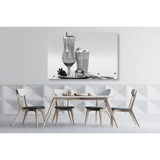 Obřad chutný milkshake v černobílém provedení