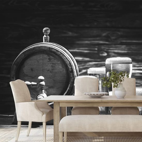 Samolepící fototapeta pivo z pivního soudku v černobílém provedení