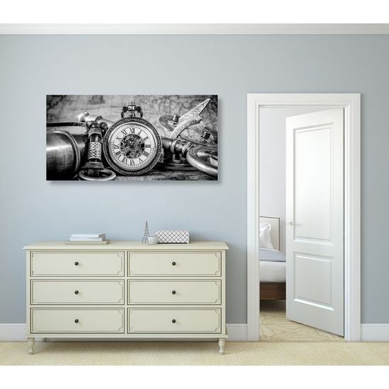 Obraz historické luxusní hodinky v černobílém provedení