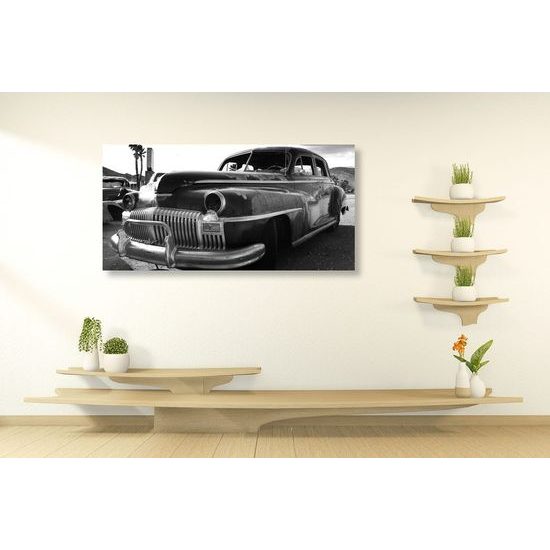 Obraz americký veterán na vrakovišti v černobílém provedení