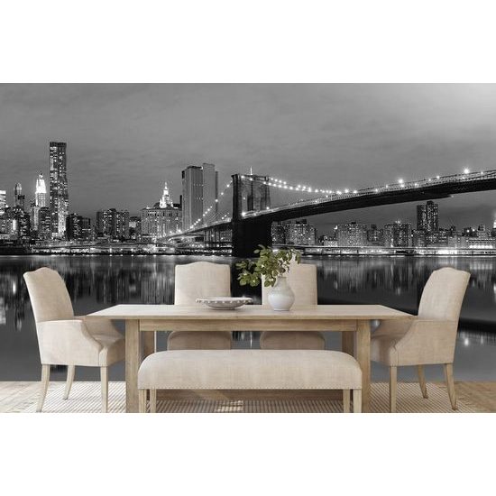 Fototapeta černobílý most ve večerním Manhattanu