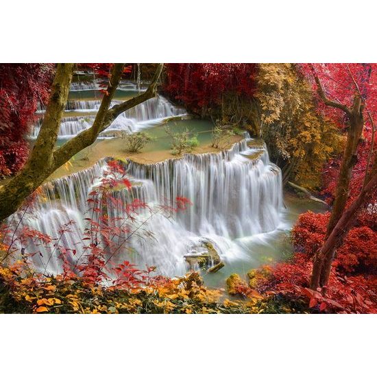 Okouzlující samolepící fototapeta vodopád uprostřed lesa