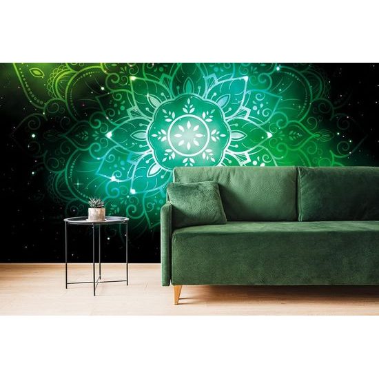 Tapeta Mandala s vesmírným pozadím v zeleném provedení
