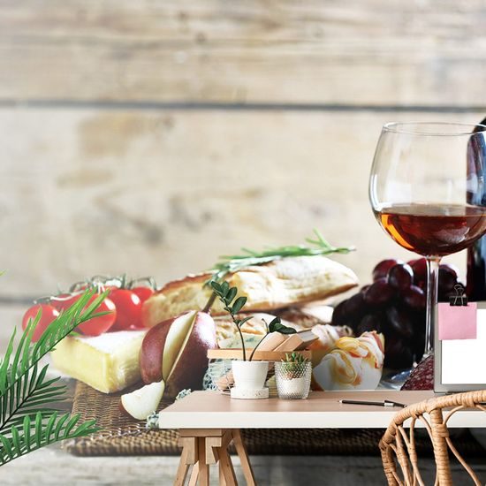 Samolepící fototapeta zátiší s deskou plnou chutí