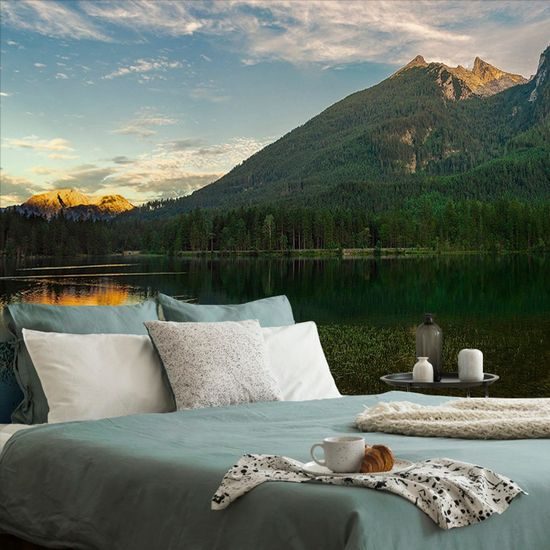 Samolepící fototapeta jezero v obklopení hor