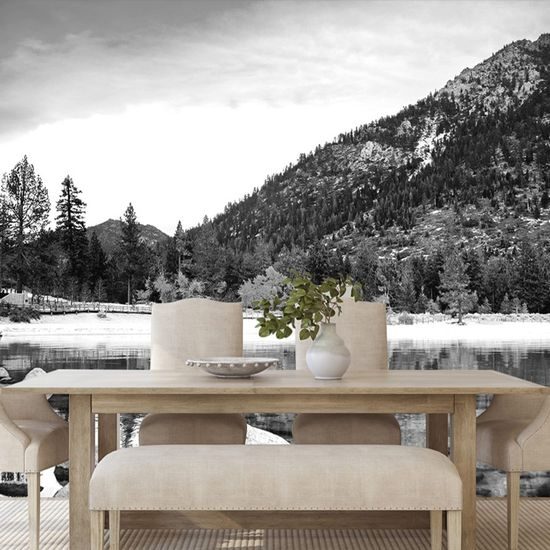 Samolepící fototapeta černobílé průzračné jezero v horách