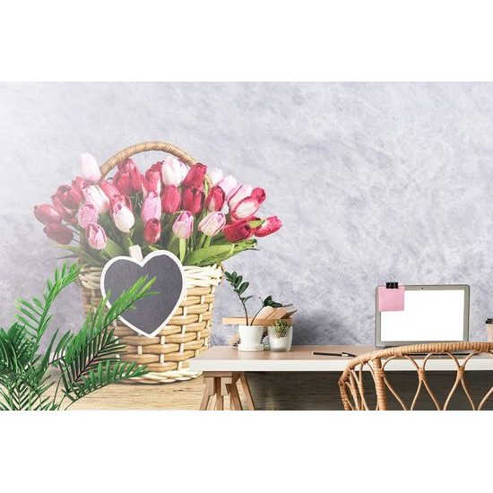 Tapeta dřevěný košík plný tulipánů