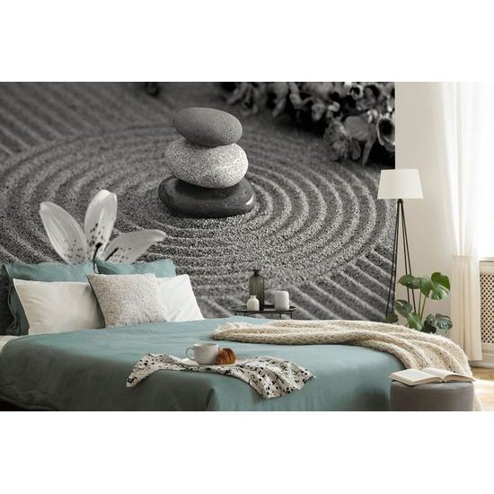 Samolepící fototapeta černobílá zen zahrada s kameny a květinami