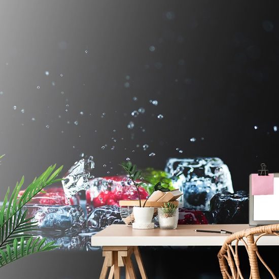 Samolepící fototapeta detail ledových kostek s ovocem