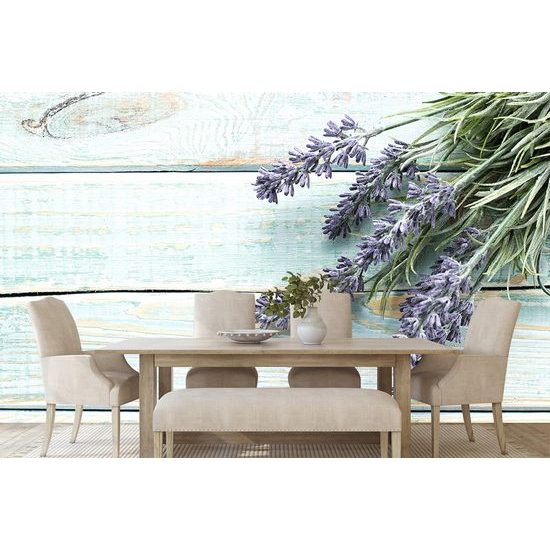 Fototapeta léčivá levandule na dřevěném podkladu