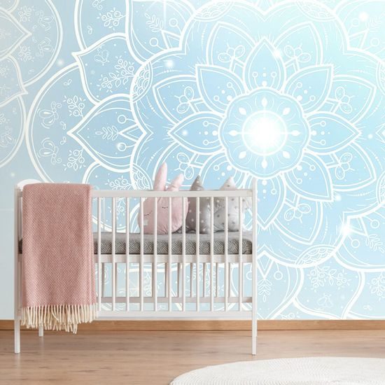 Tapeta světle modrá Mandala s orientálním nádechem