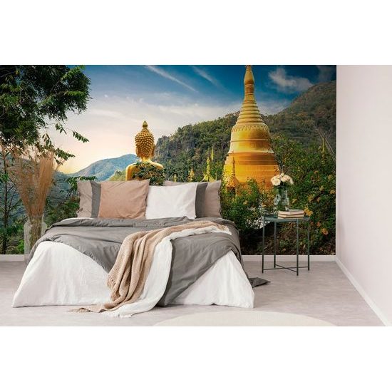 Samolepící tapeta zlatý Buddha obklopen stromy