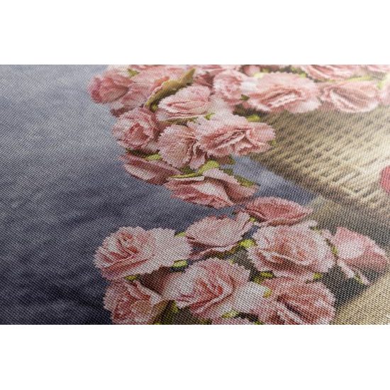 Obraz nádherná kytice karafiátů v proutěném košíku