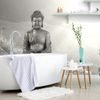 Öntapadó fotótapéta Buddha-szobor a természet kebelében fekete-fehérben