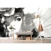 Öntapadó tapéta egy hölgy fekete-fehér portréja