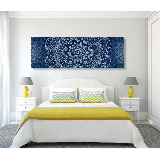Kép hófehér Mandala sötétkék háttérrel