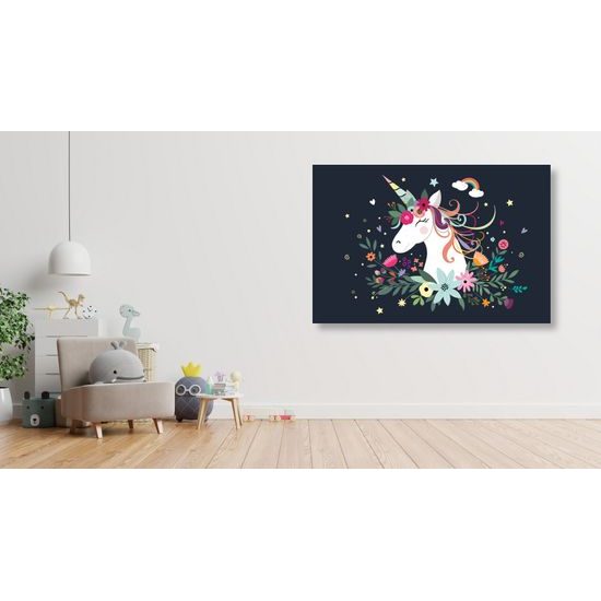 Kép gyönyörű egyszarvú virágos háttéren